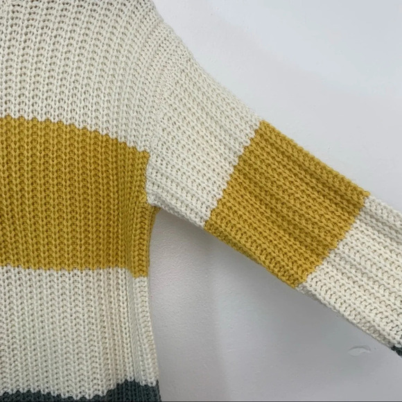 Moon Madison Womans Sweater Small Crop Color Block Waffle Knit 3/4 Sleeve Soft - Picture 3 of 10